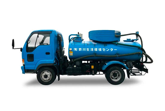 Вызвать ассенизаторскую машину Isuzu Forward Juston с длинным шлангом в Москве